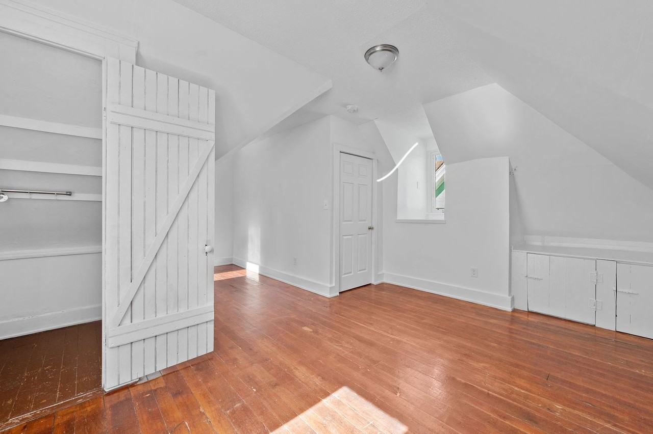 116 Lyon St - Photo 7 of 17