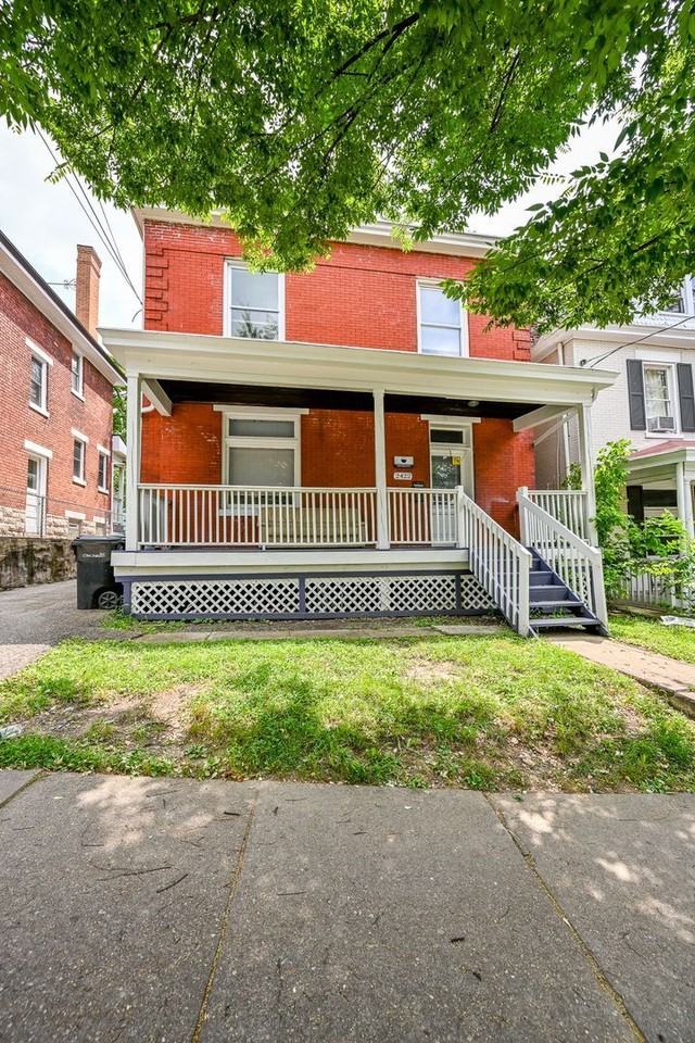 2422 W Clifton Ave - Photo 2 of 30