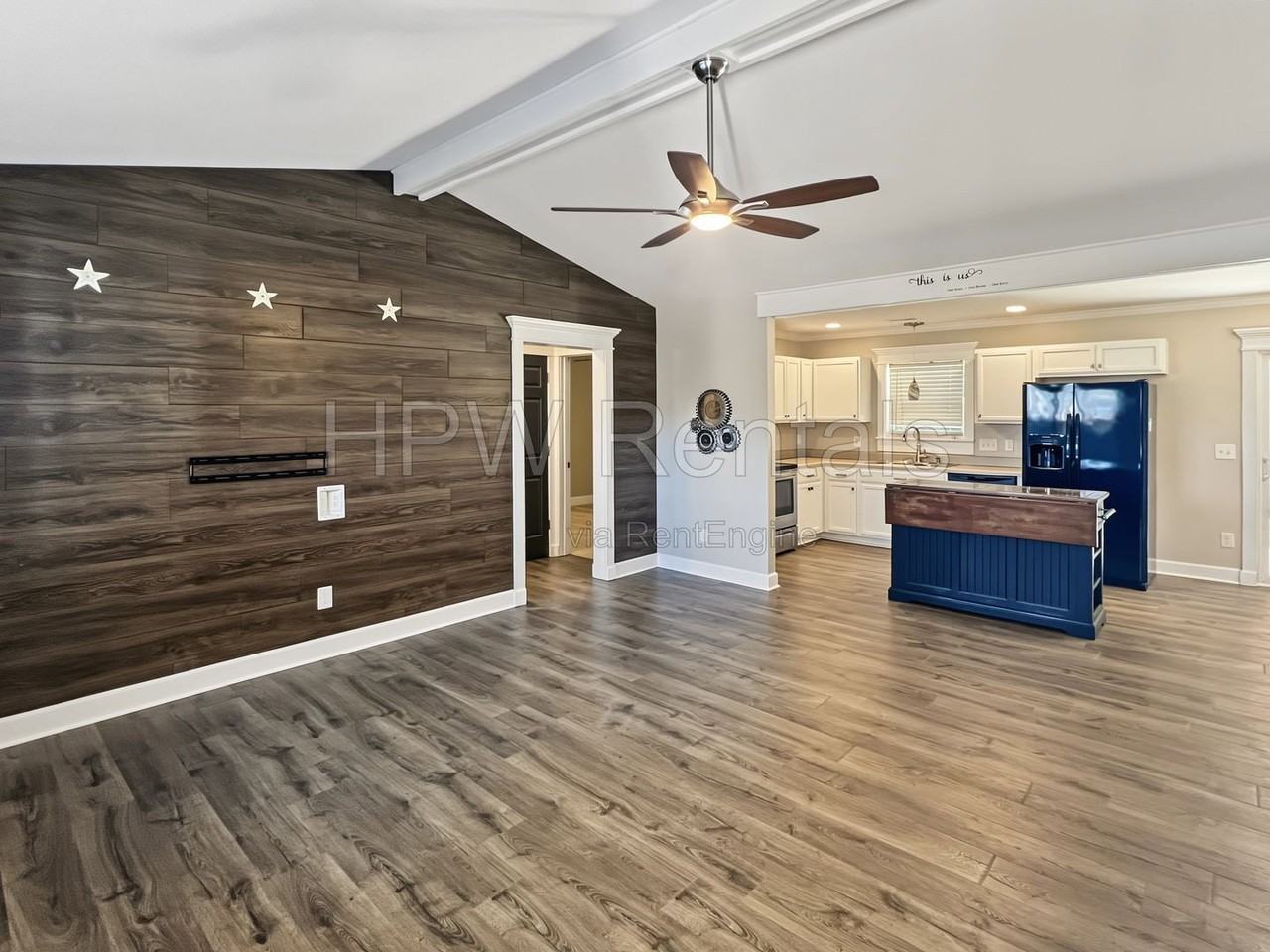 111 Hunter Landing Dr - Photo 2 of 19