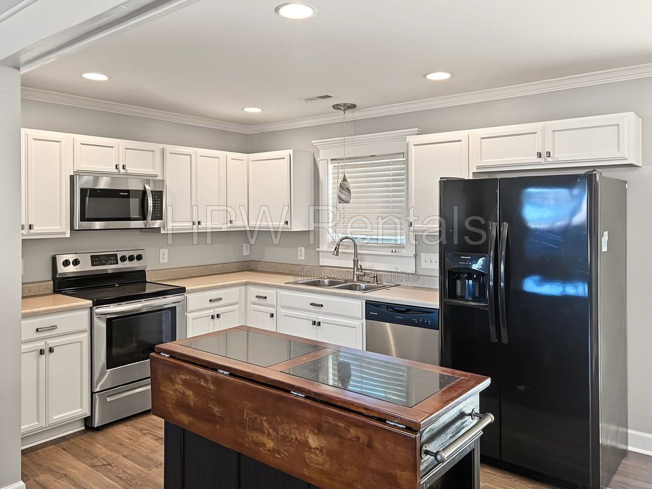 111 Hunter Landing Dr - Photo 5 of 19