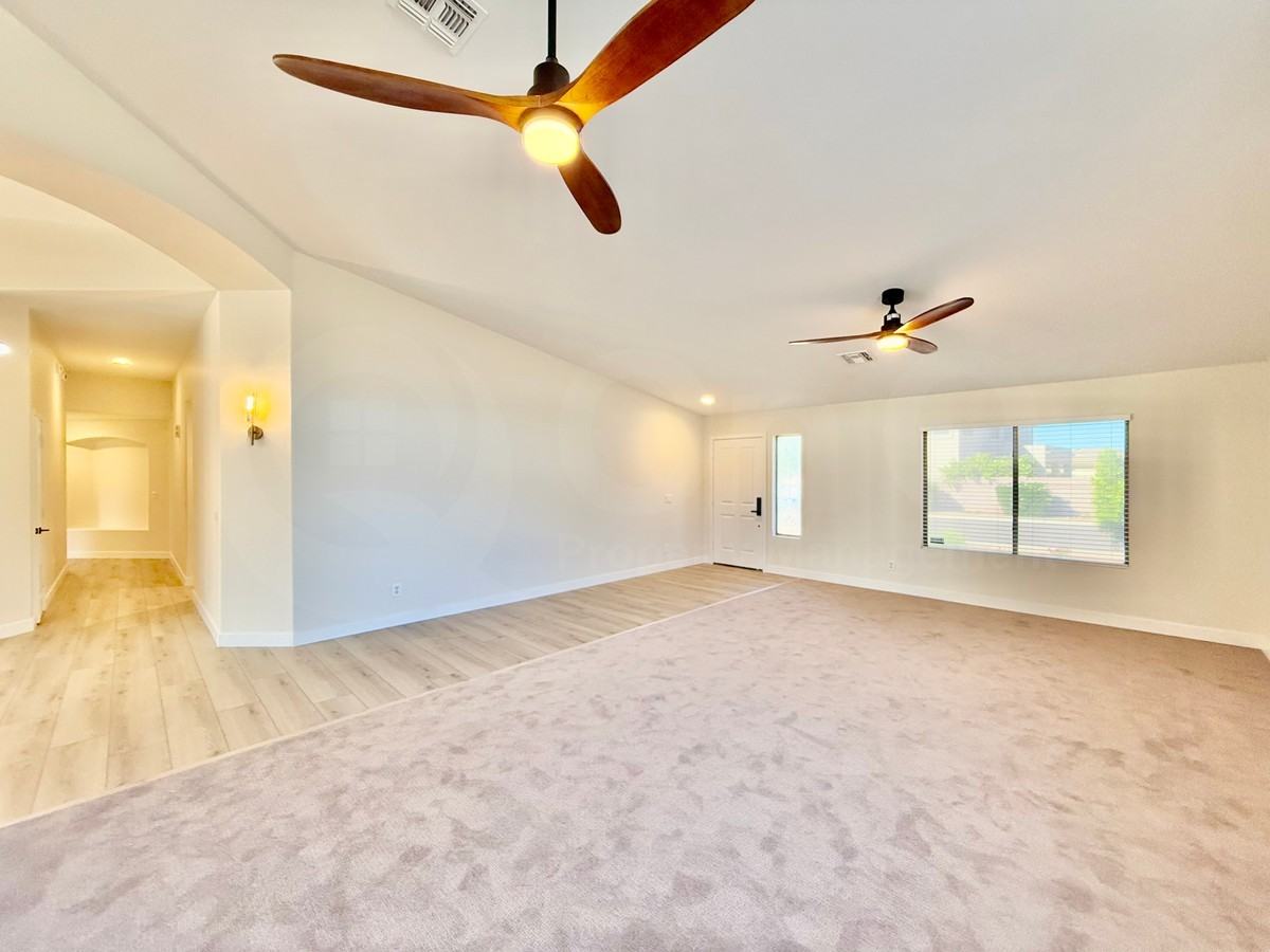 20457 N 87th Dr - Photo 4 of 31