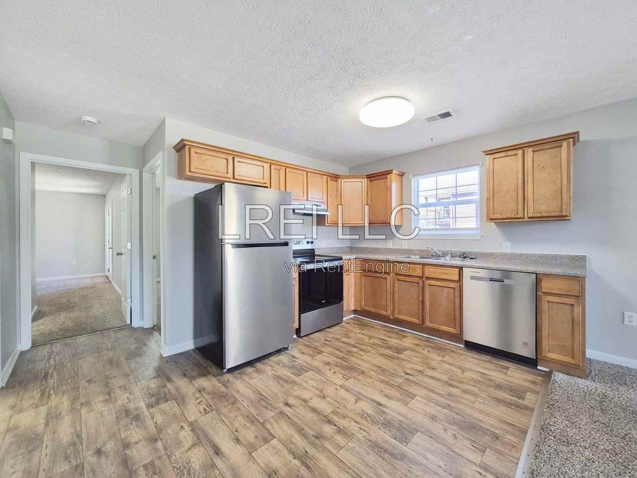 302 Keeneland Dr #1B - Photo 3 of 19