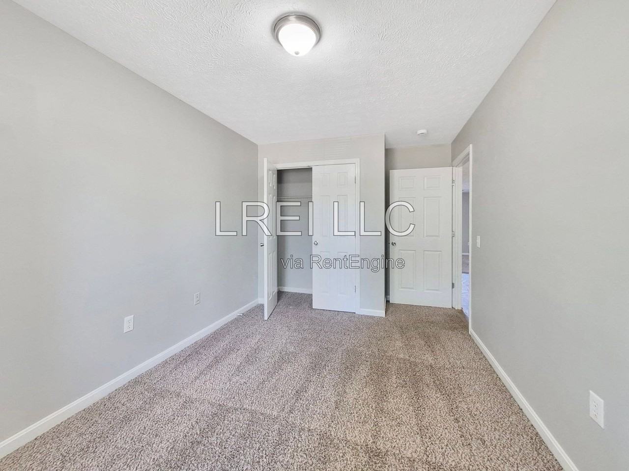 302 Keeneland Dr #1B - Photo 6 of 19