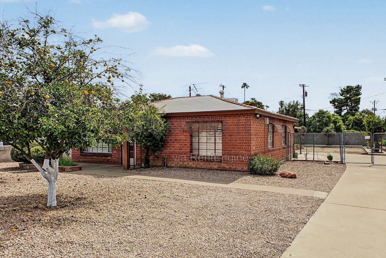1103 E Glendale Ave - Photo 6 of 31