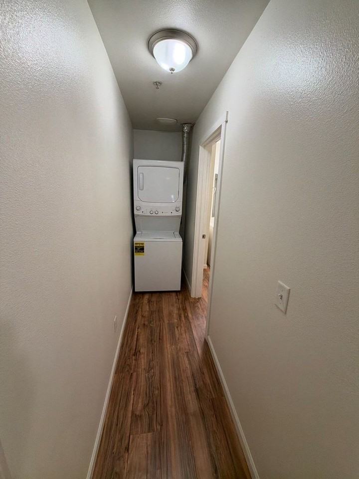 200 Railroad Ave #1 - Photo 5 of 11