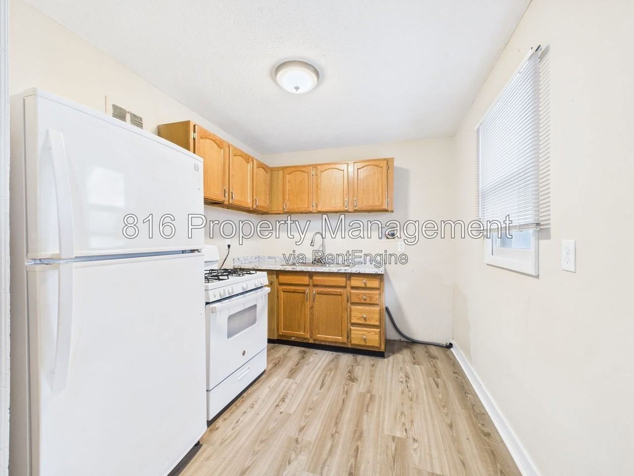 6104 E 152nd Ter #A - Photo 4 of 19