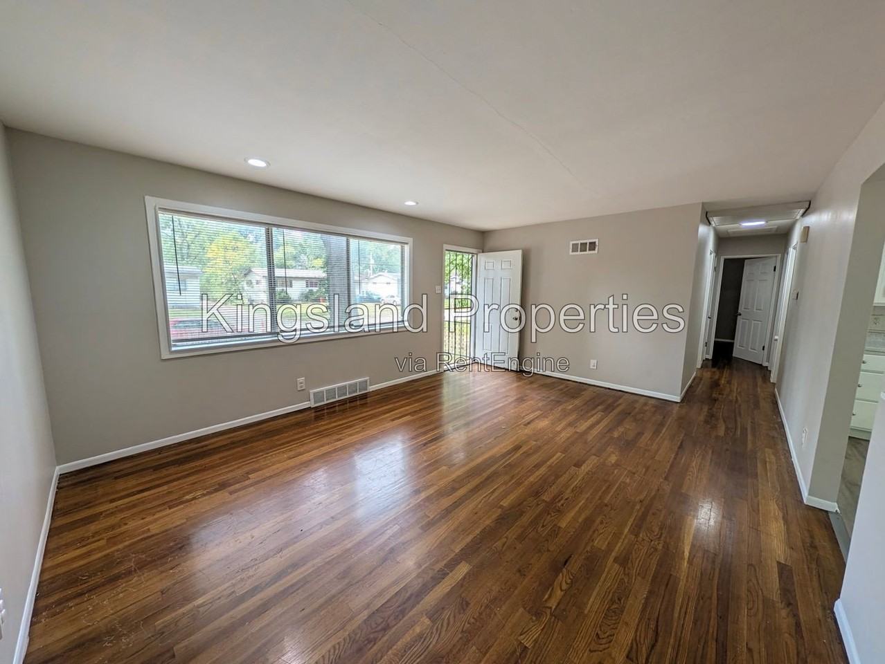 276 Elmdale Dr - Photo 4 of 20