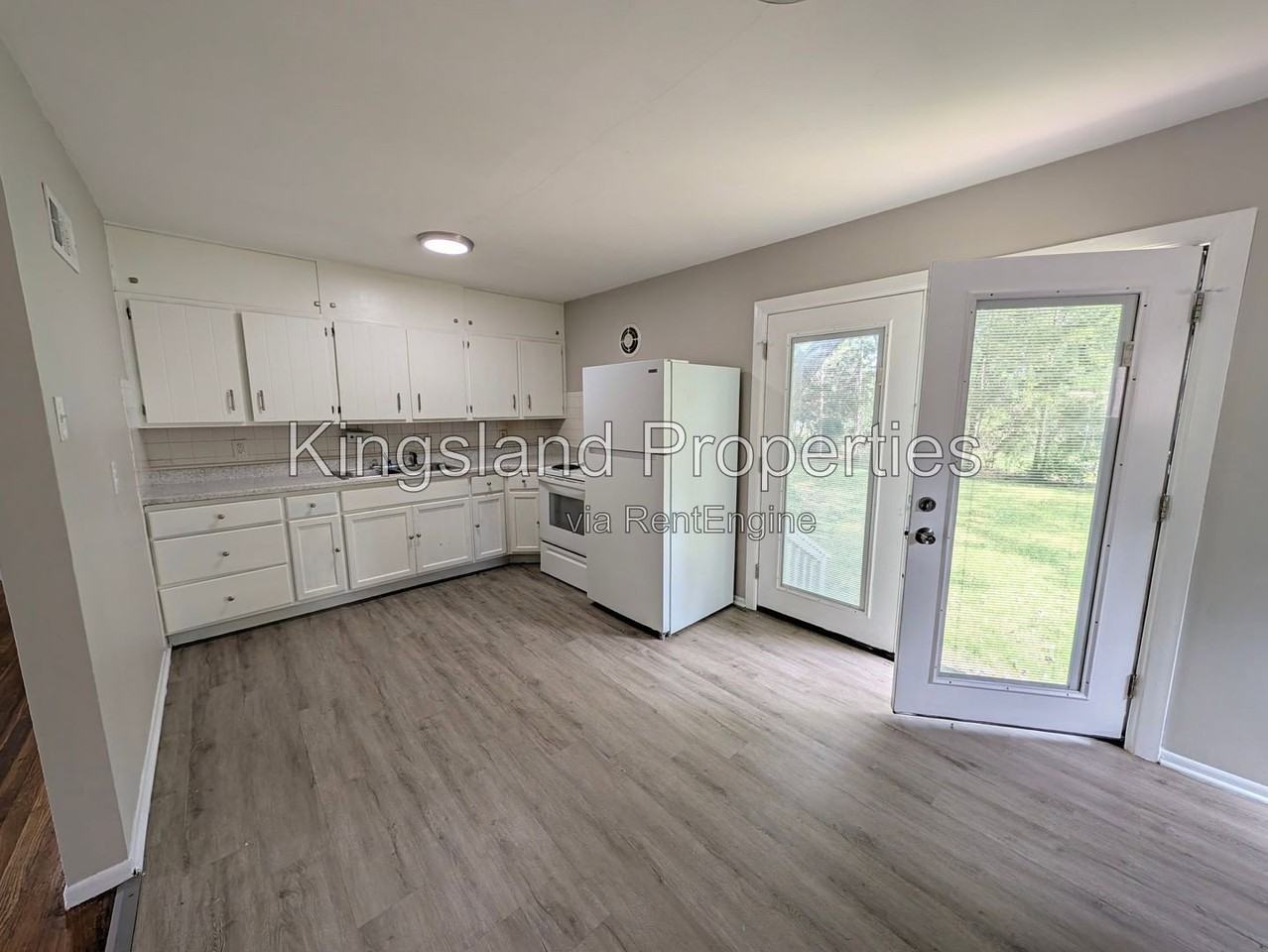 276 Elmdale Dr - Photo 5 of 20