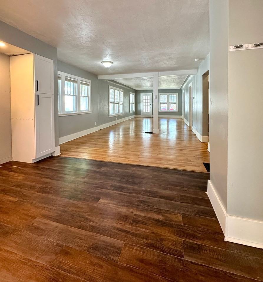 1043 Ada Ave - Photo 6 of 12