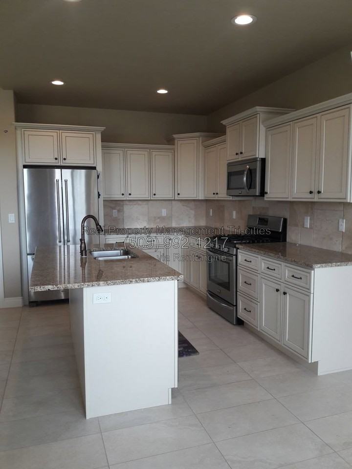2346 Delle Celle Dr - Photo 4 of 8