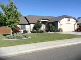 featured image of 1700 Maplewood Ave