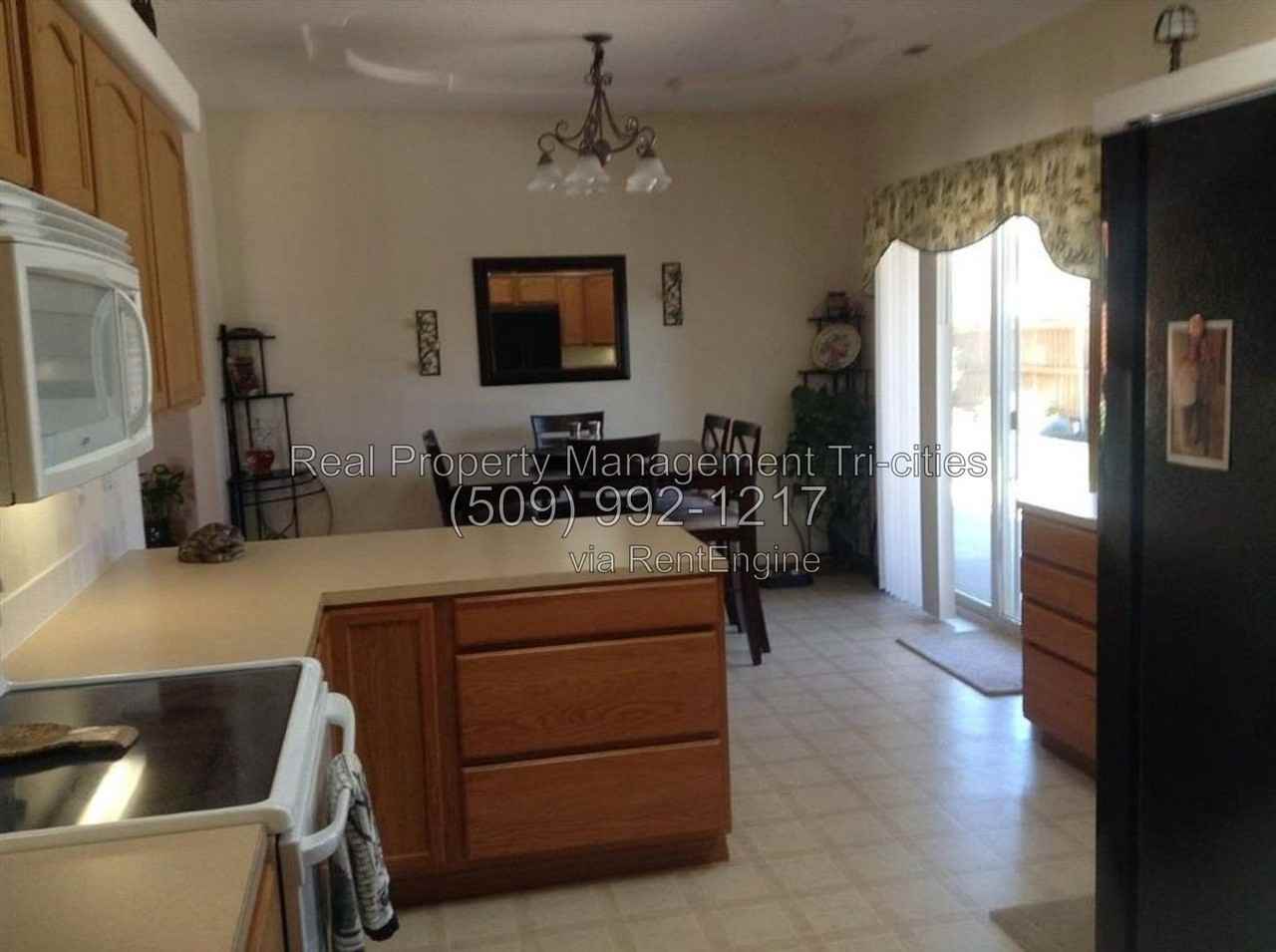 1700 Maplewood Ave - Photo 3 of 12