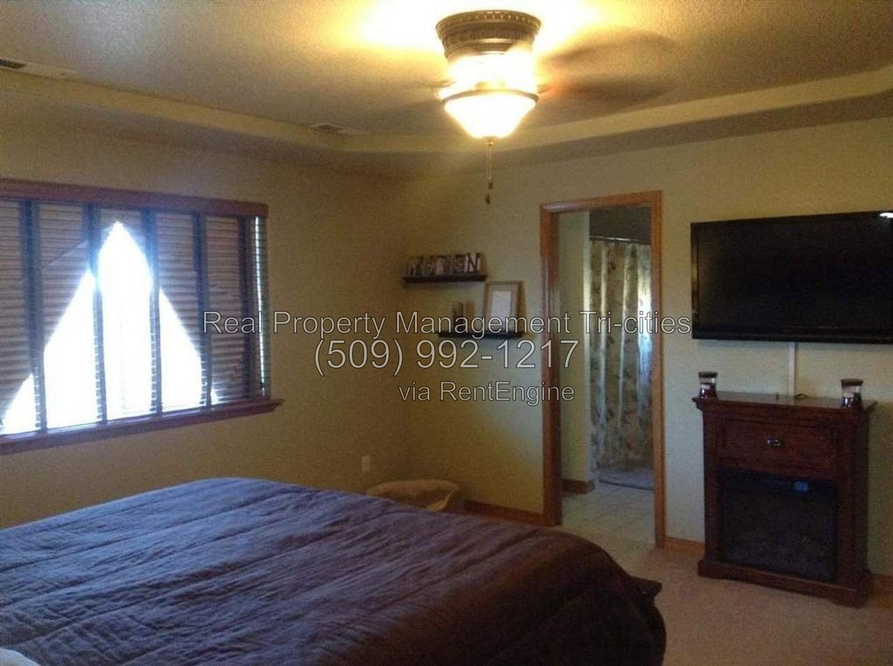 1700 Maplewood Ave - Photo 6 of 12