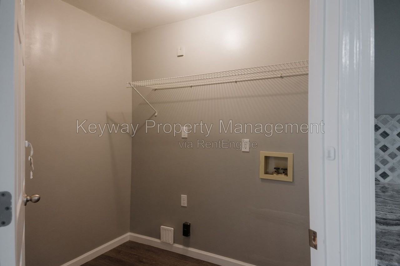4752 High Meadow Ct - Photo 7 of 19