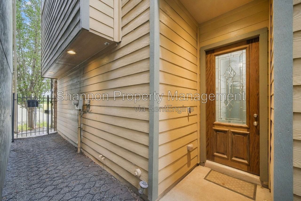 5833 Katy St - Photo 2 of 25