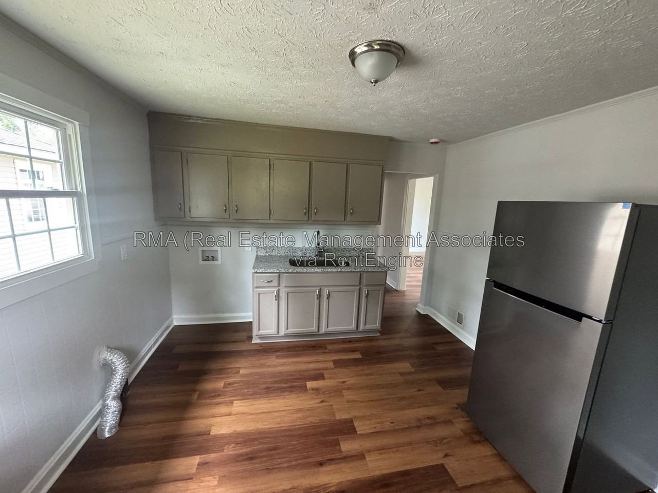 726 Lane St - Photo 3 of 7