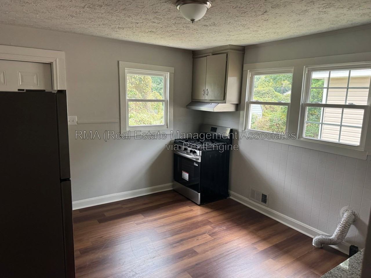 726 Lane St - Photo 4 of 7