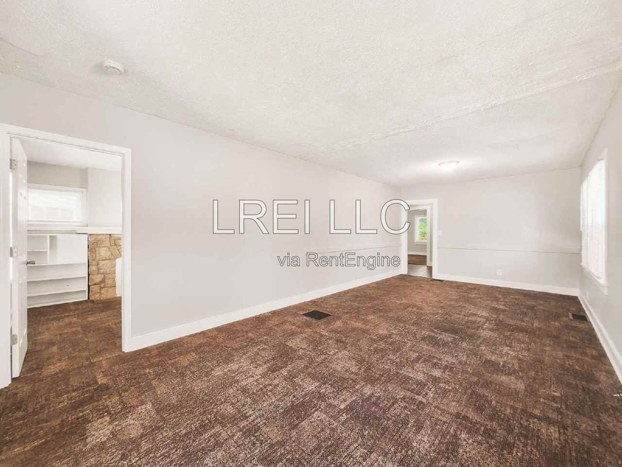 320 Cecil Ave - Photo 2 of 18