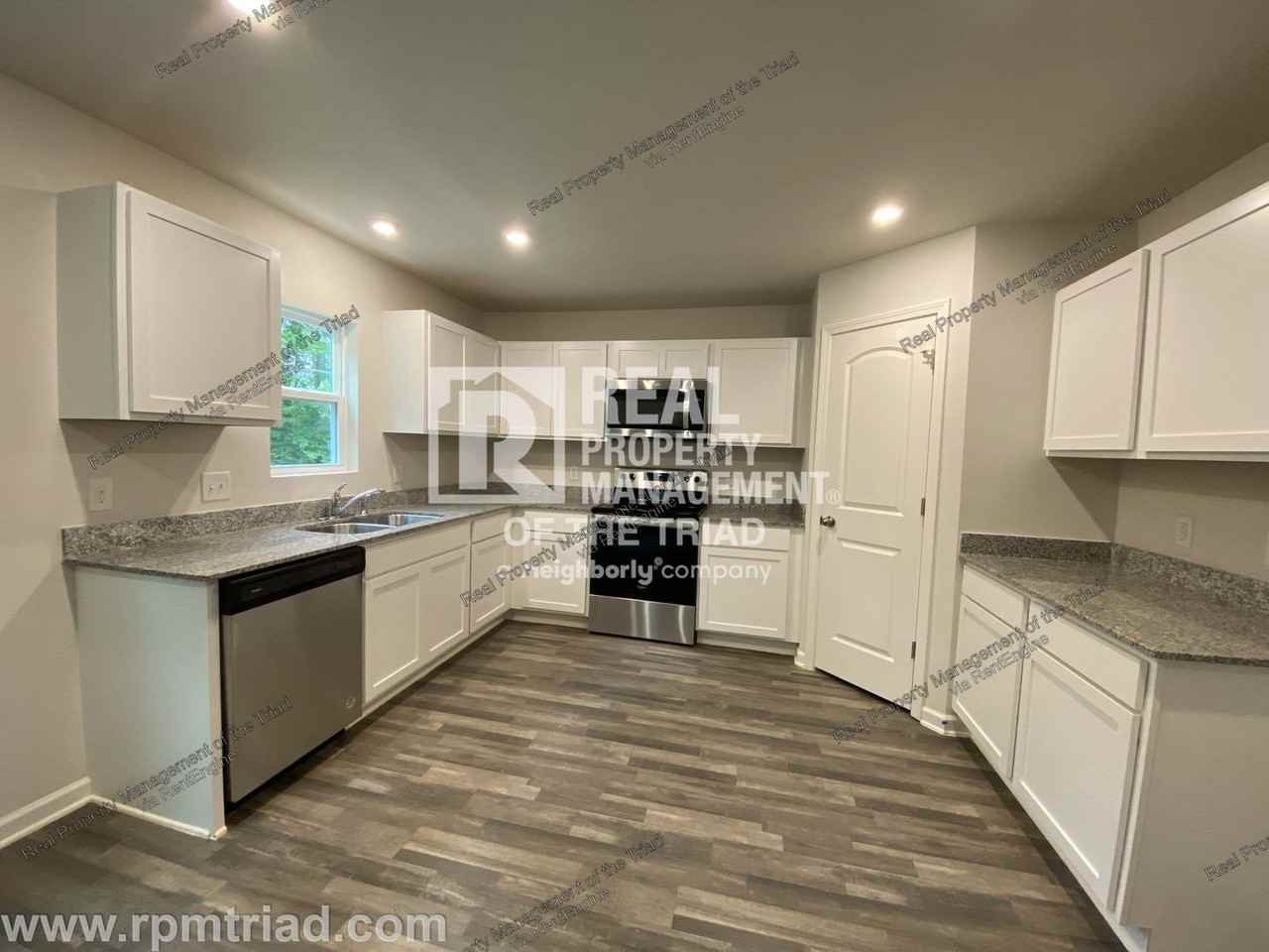 132 Eli Ave - Photo 2 of 29