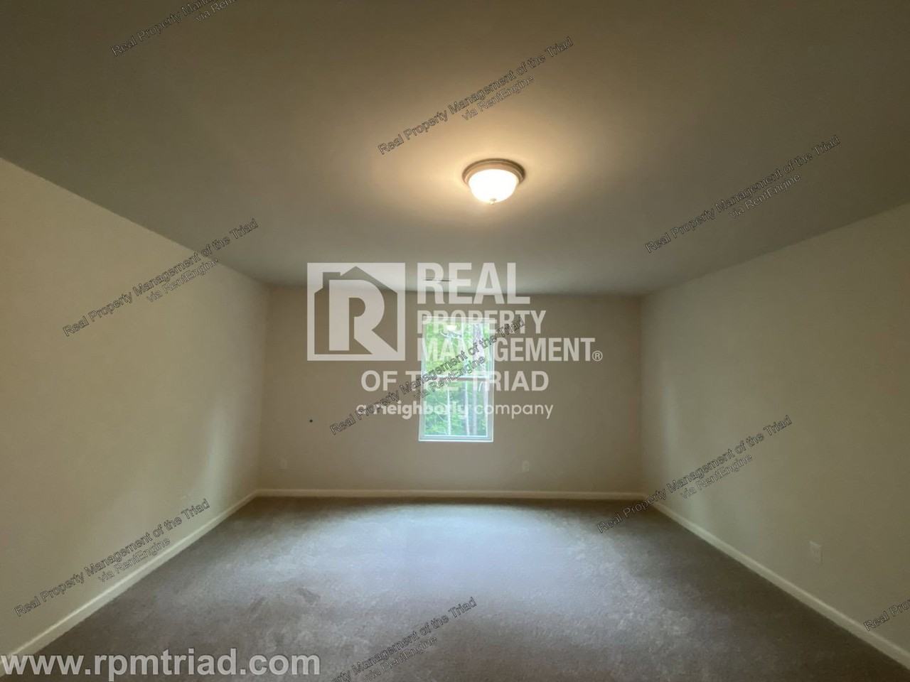 132 Eli Ave - Photo 4 of 29