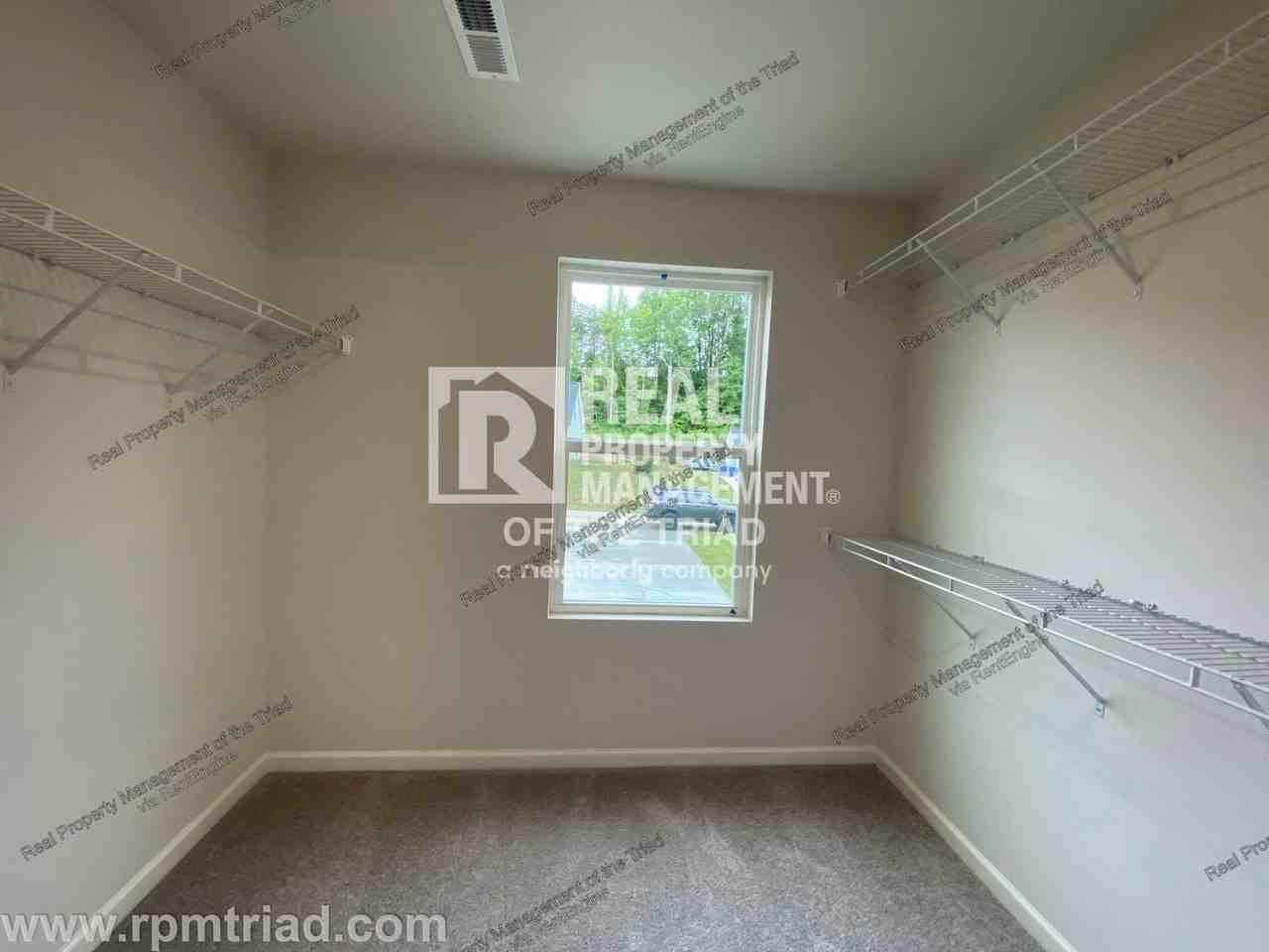 132 Eli Ave - Photo 7 of 29