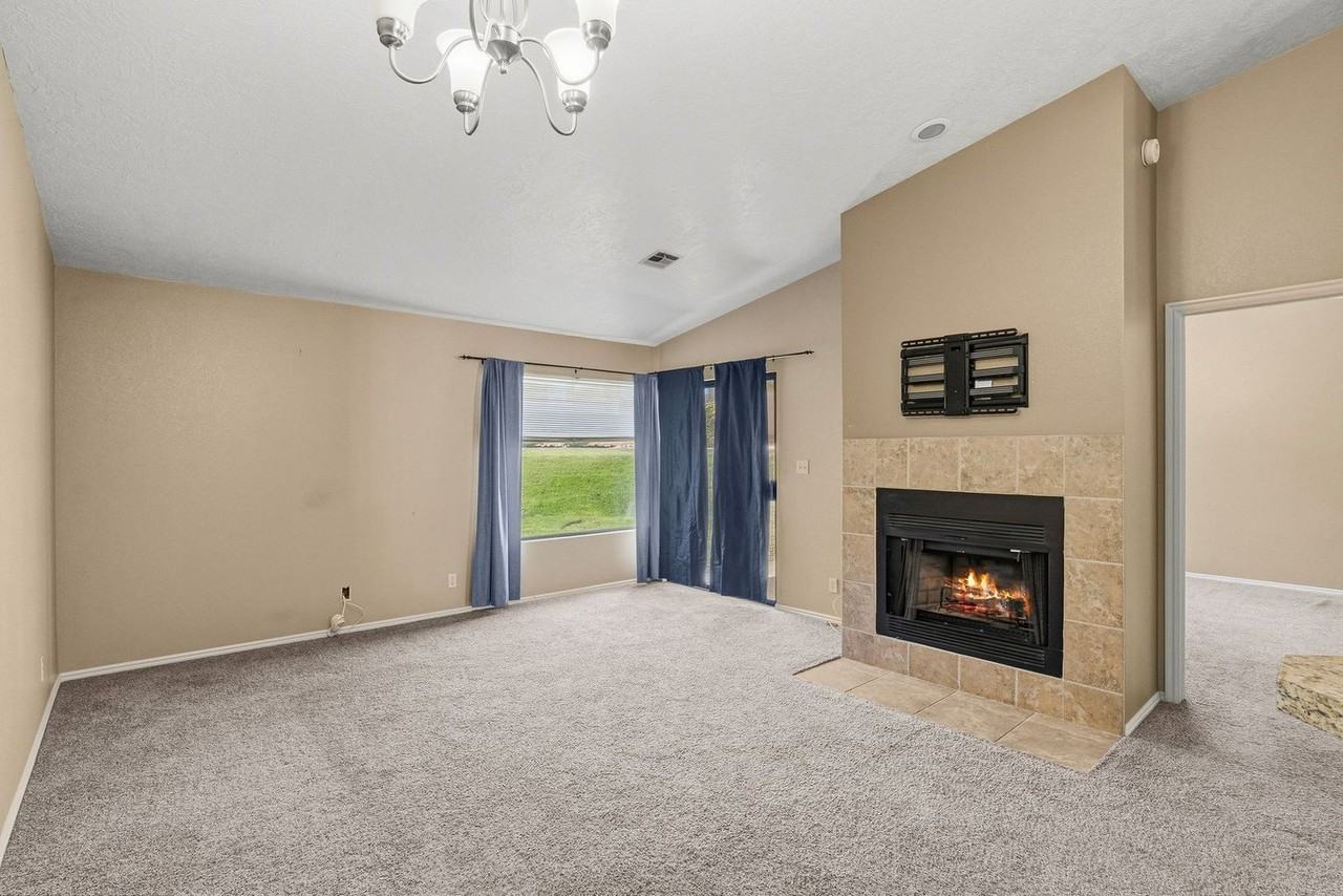 631 Ridge Rim Way - Photo 3 of 23