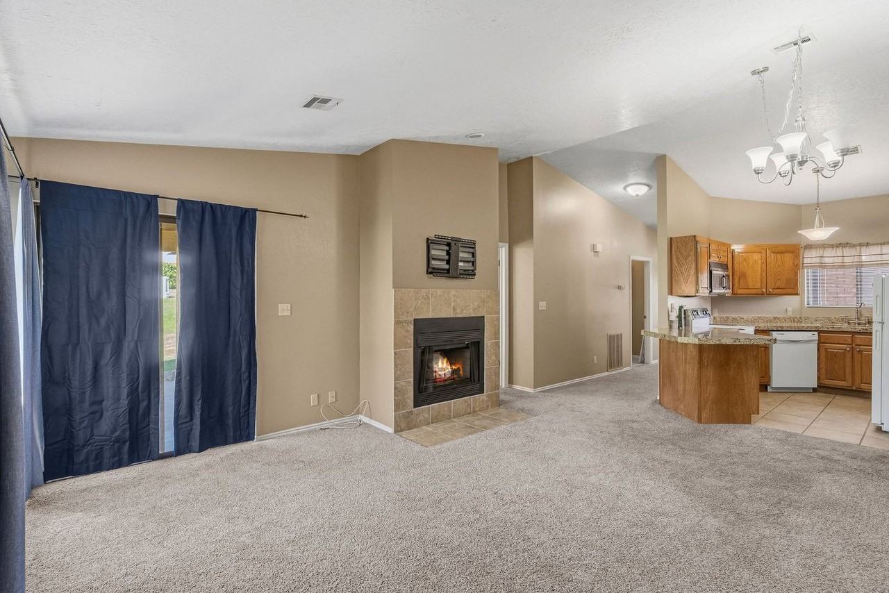 631 Ridge Rim Way - Photo 4 of 23