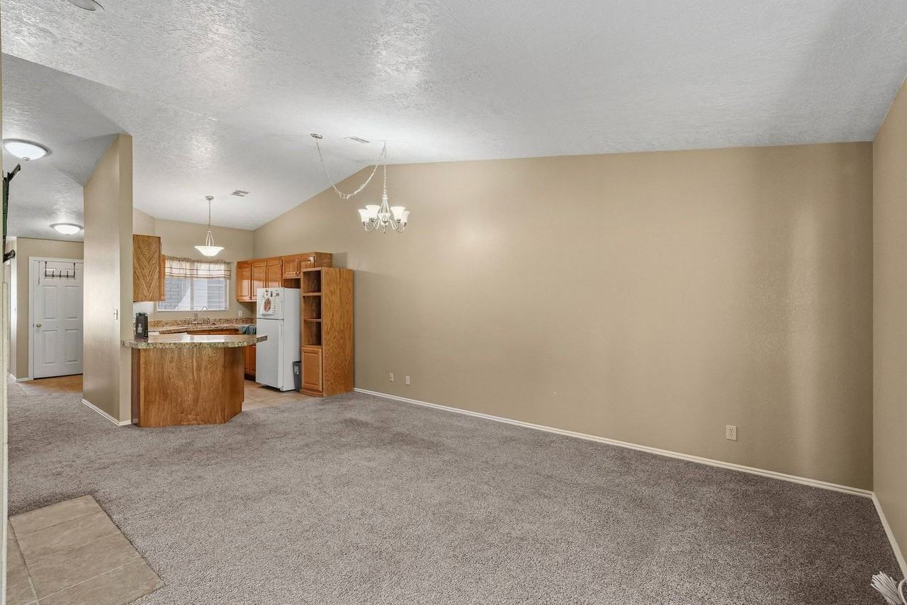 631 Ridge Rim Way - Photo 5 of 23