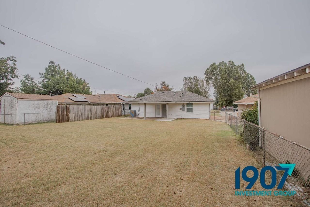 2129 Turner Dr - Photo 5 of 28
