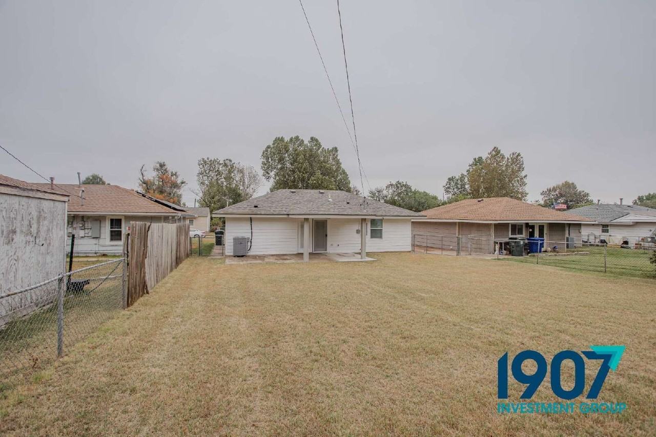 2129 Turner Dr - Photo 6 of 28