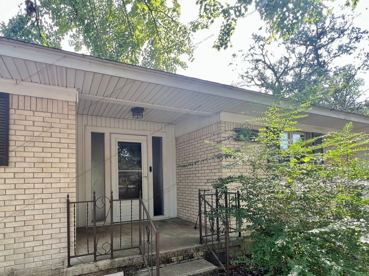 7121 S R St - Photo 2 of 29