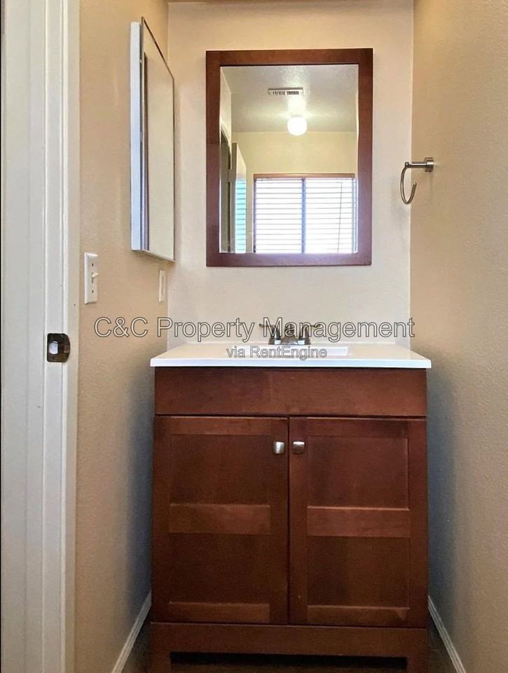 9235 Solana Dr - Photo 6 of 12