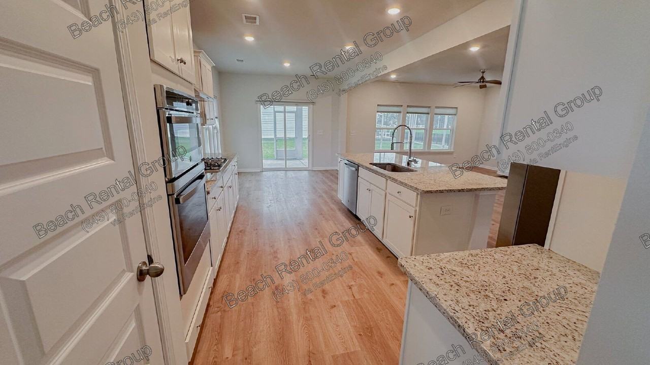 5724 Whitebark Dr - Photo 4 of 40