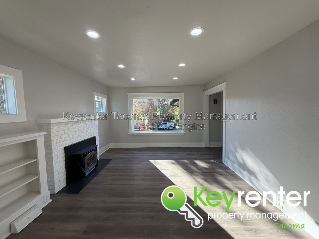 4309 Tacoma Ave S #1 - Photo 4 of 22