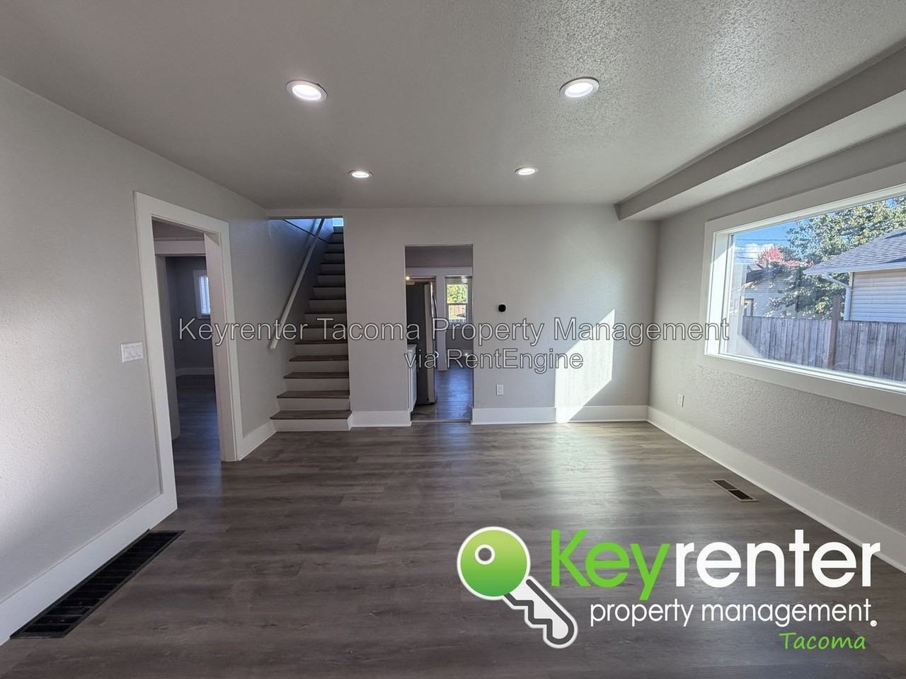 4309 Tacoma Ave S #1 - Photo 6 of 22
