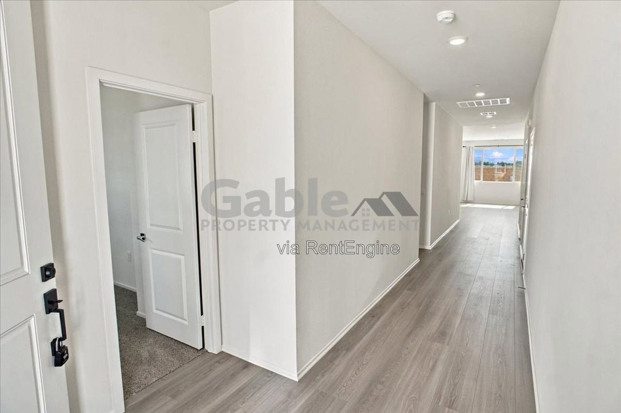 1542 E Holguin St - Photo 3 of 22