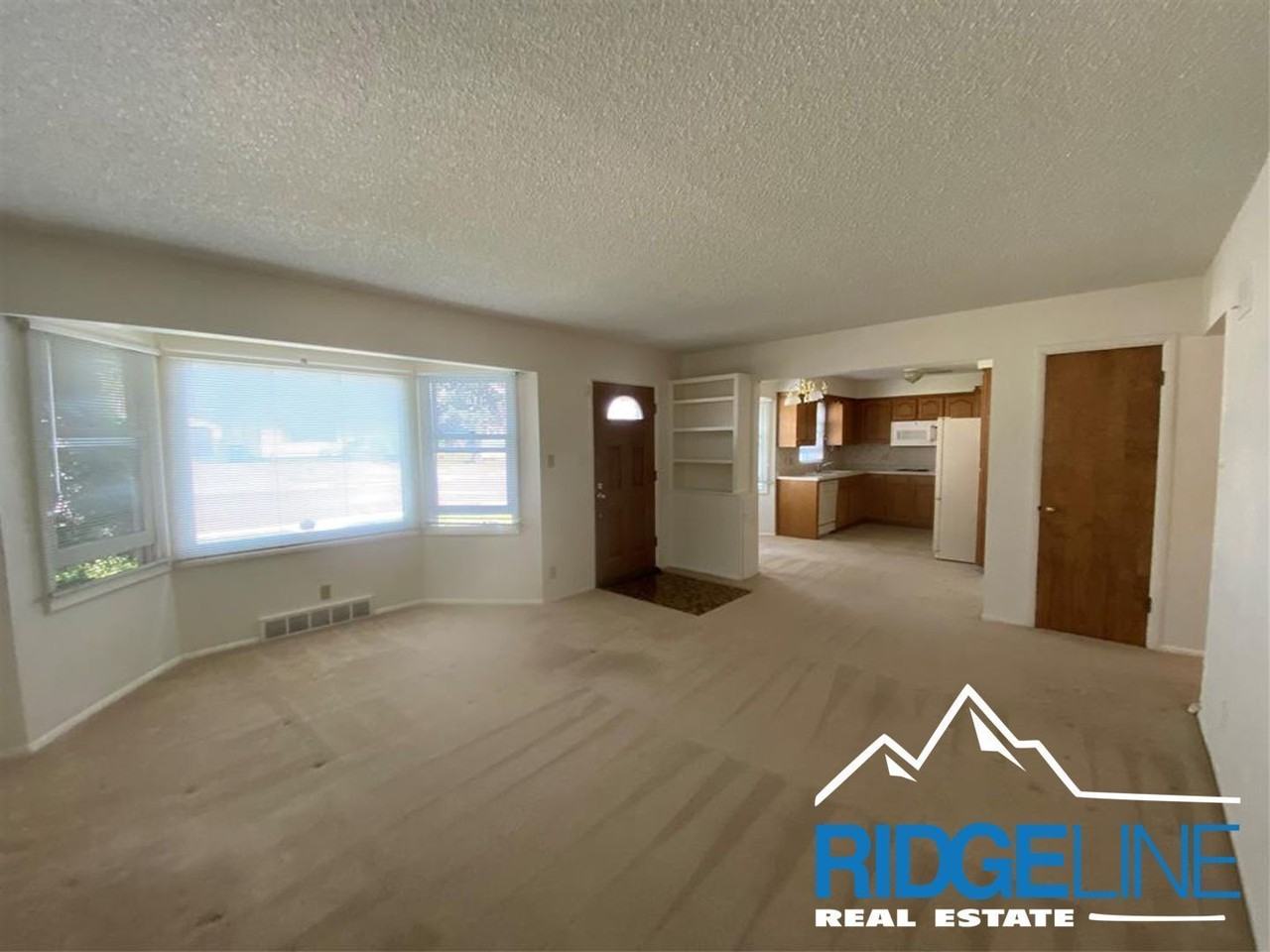 240 18th Ave Nw - Photo 3 of 20