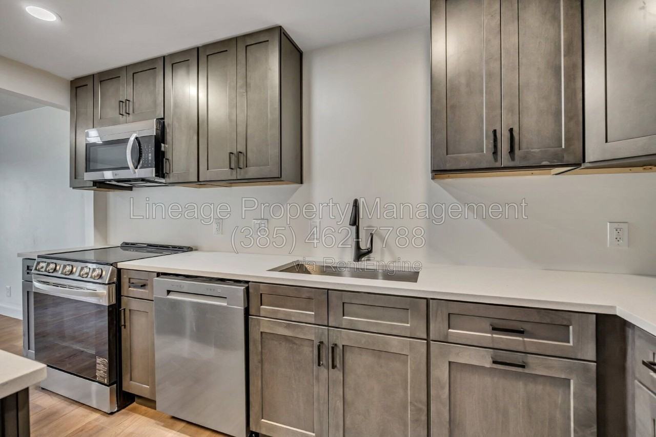 4081 Liberty Ave #4081 - Photo 3 of 18