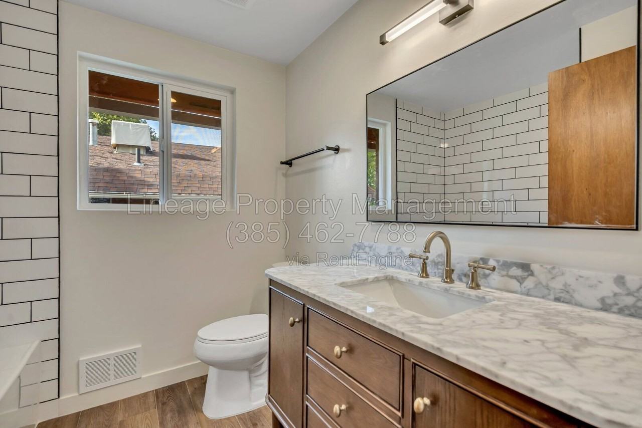 4081 Liberty Ave #4081 - Photo 6 of 18