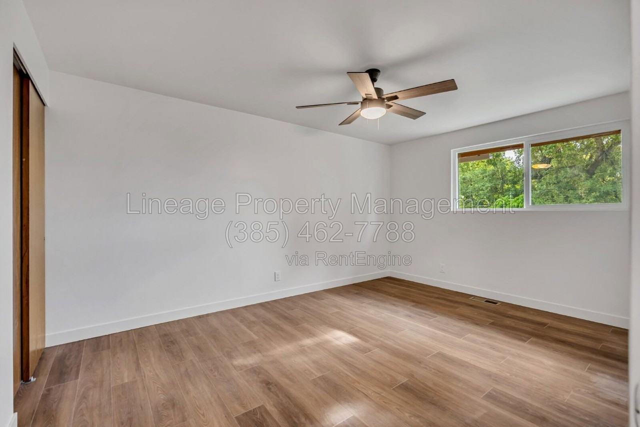 4081 Liberty Ave #4081 - Photo 7 of 18