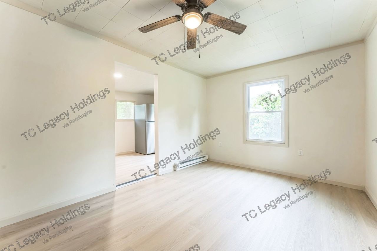 104 1/2 Railroad St - Photo 4 of 16