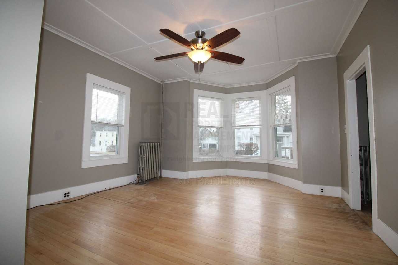102 Charles St - Photo 2 of 20