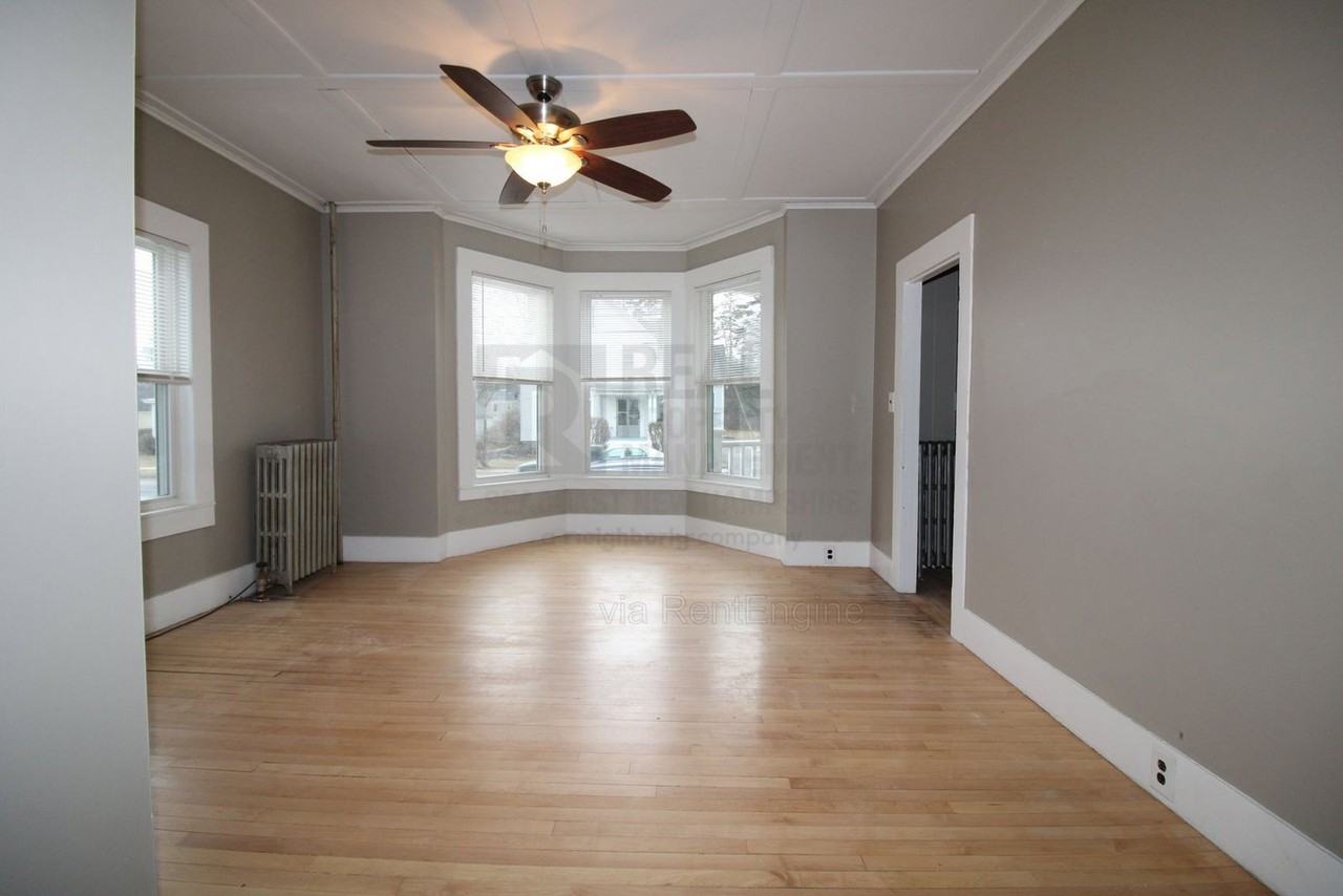 102 Charles St - Photo 3 of 20
