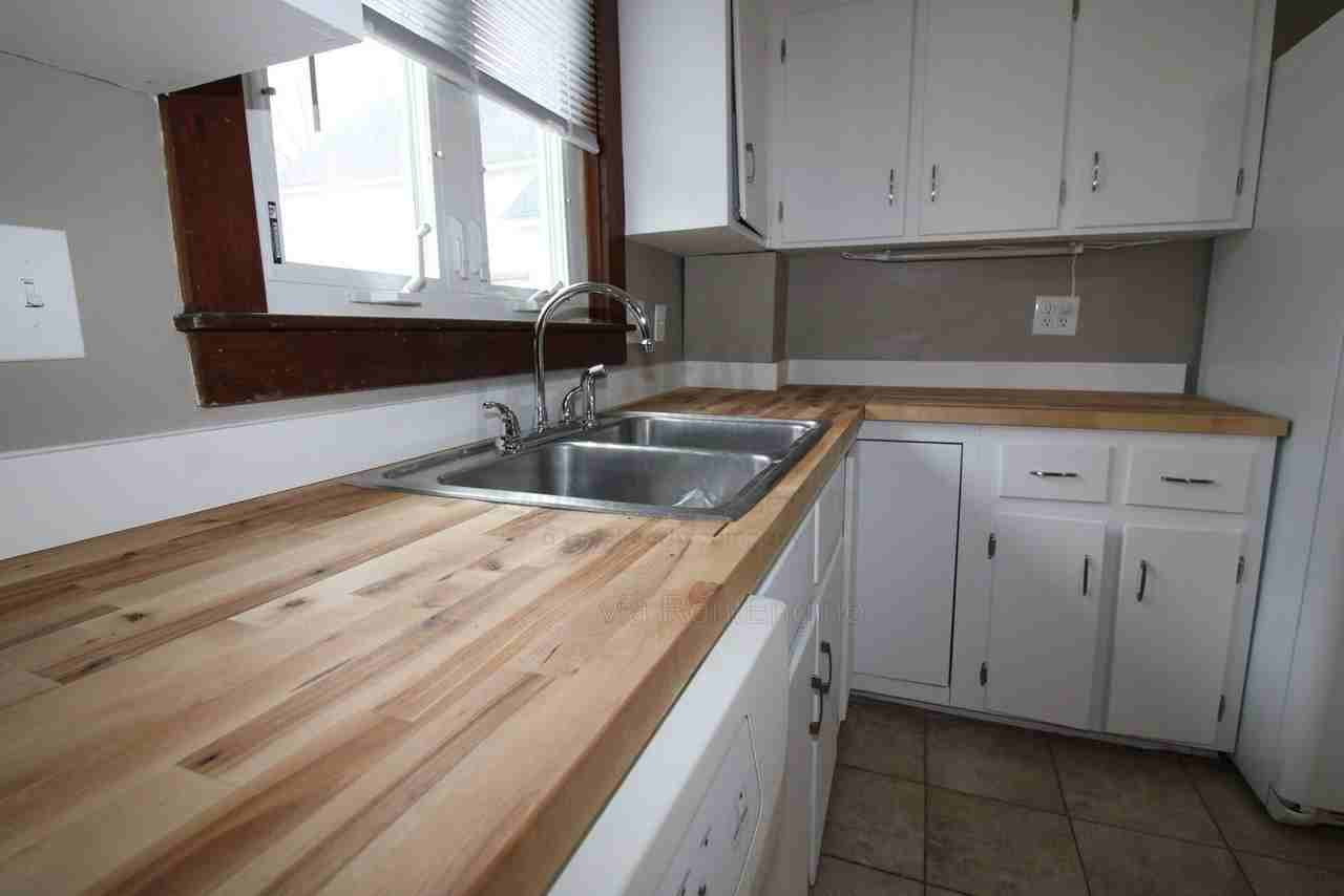 102 Charles St - Photo 5 of 20