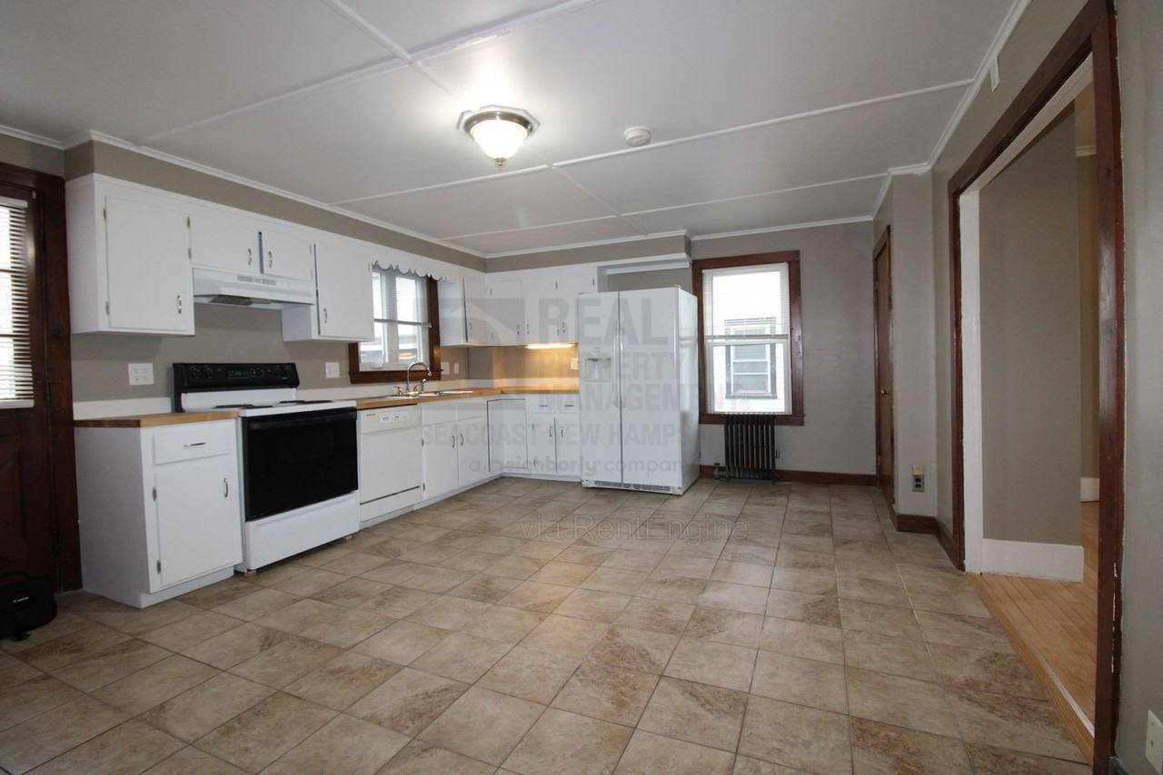 102 Charles St - Photo 7 of 20