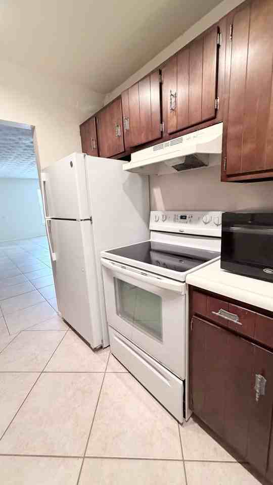 5311 Hansel Ave #D11 - Photo 7 of 16