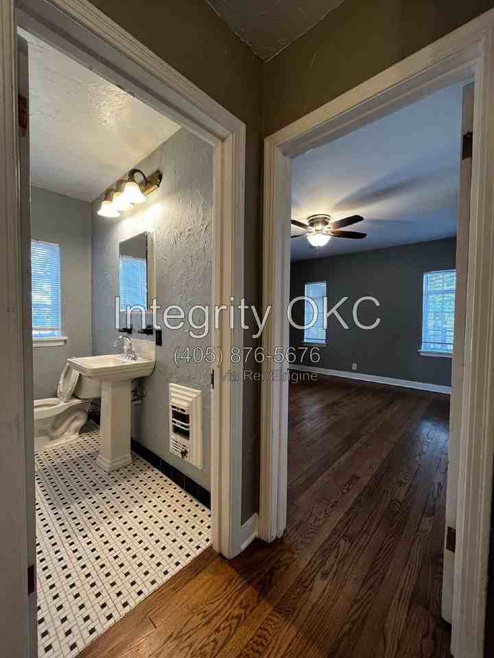 1801 Carey Pl - Photo 3 of 23