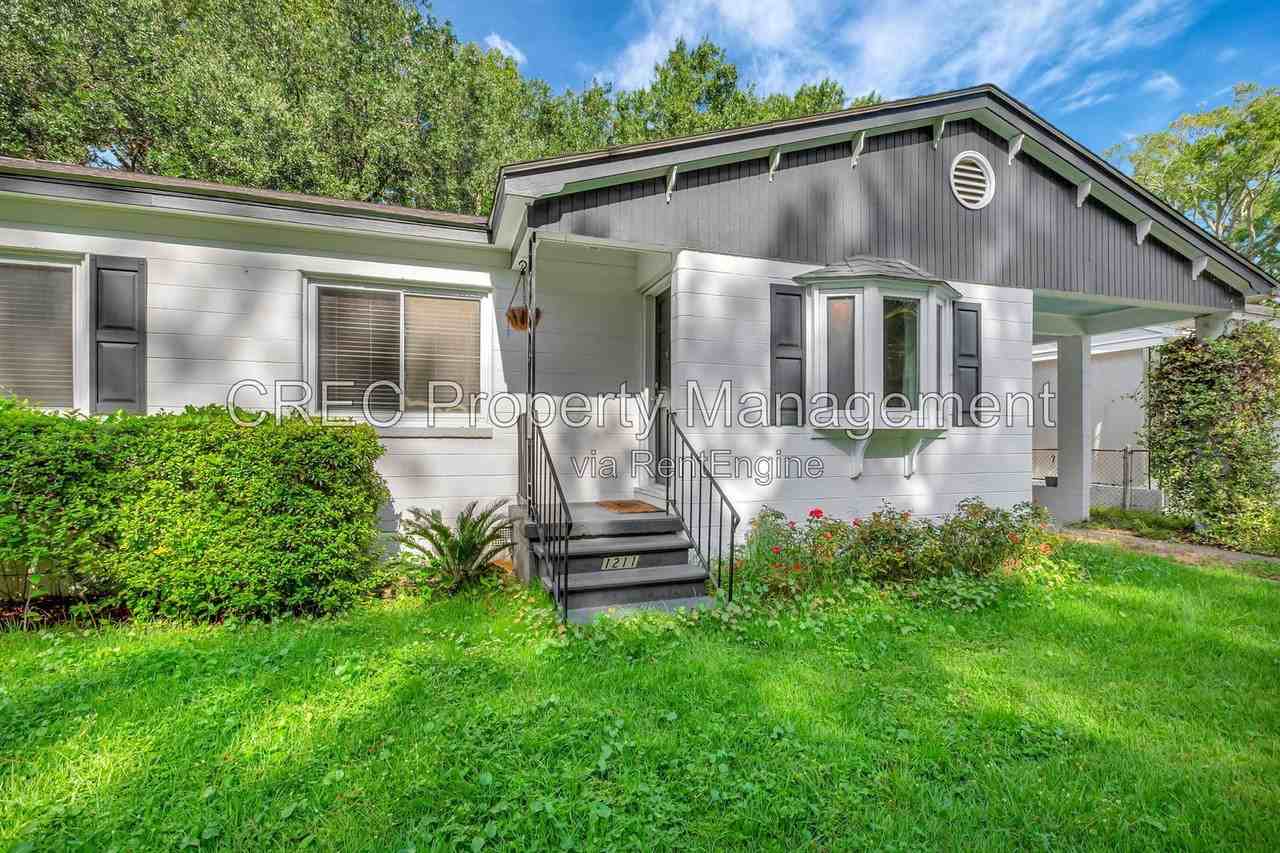 1211 Camelia Rd - Photo 4 of 28