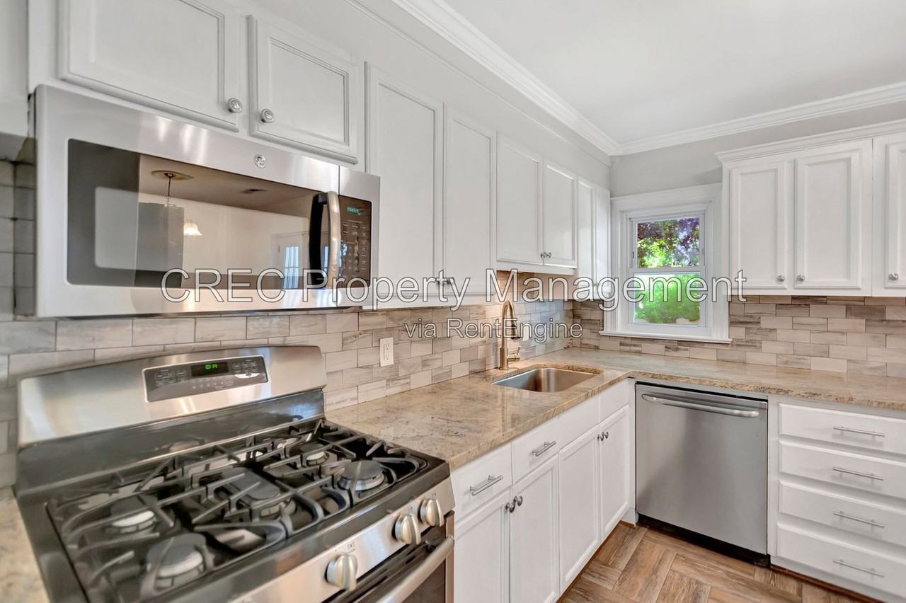 1211 Camelia Rd - Photo 6 of 28