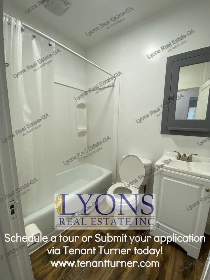315 S Berrien St #1 - Photo 3 of 11